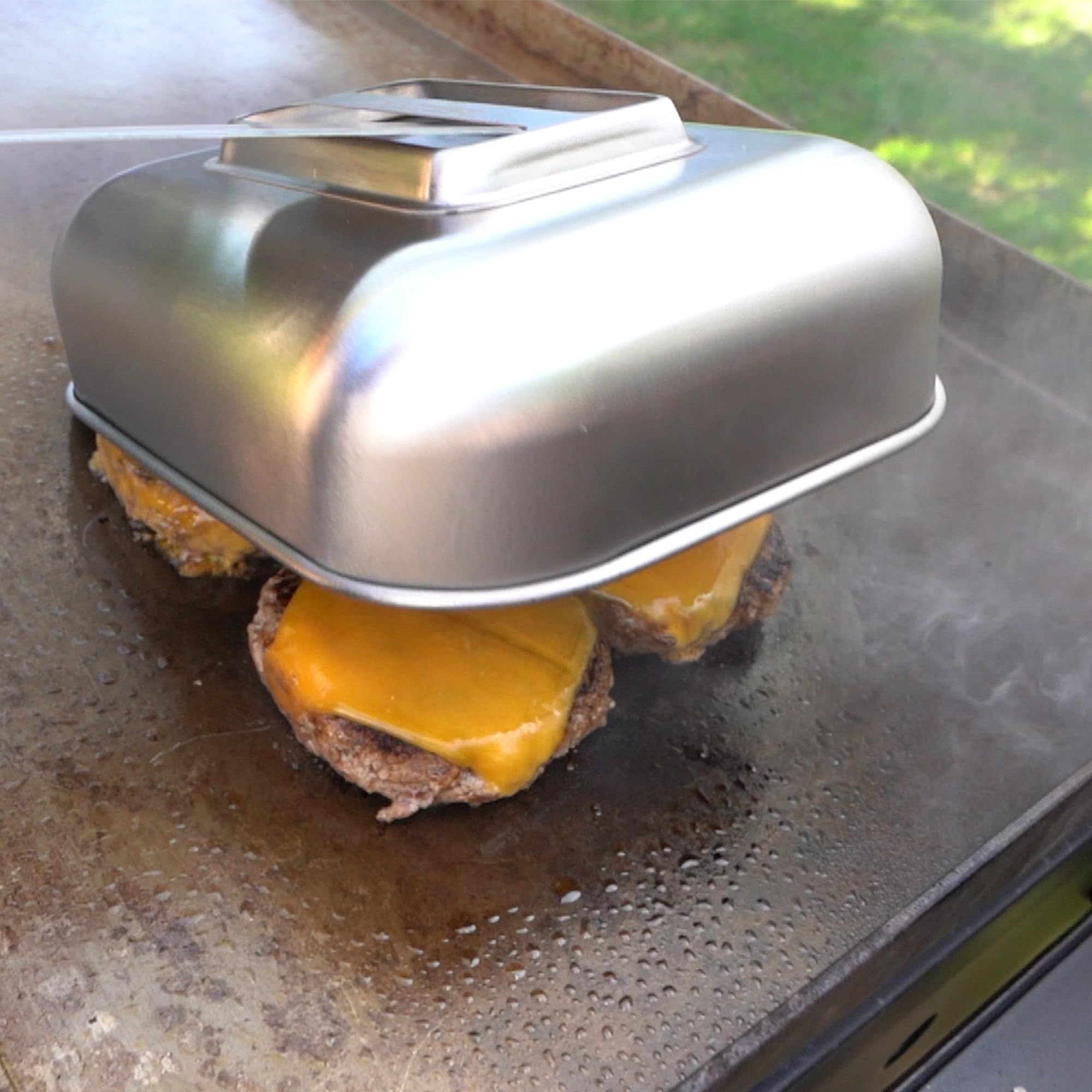 Razor 3-in-1 Griddle Dome to Melt Cheese Marinate or Store Food with Tight Seal Lid - Image 3